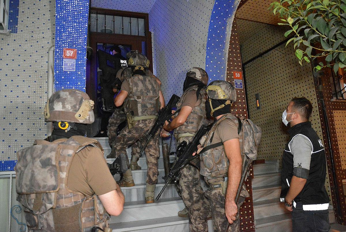 İstanbulda torbacılara yönelik operasyon! Gözaltına alındılar...
