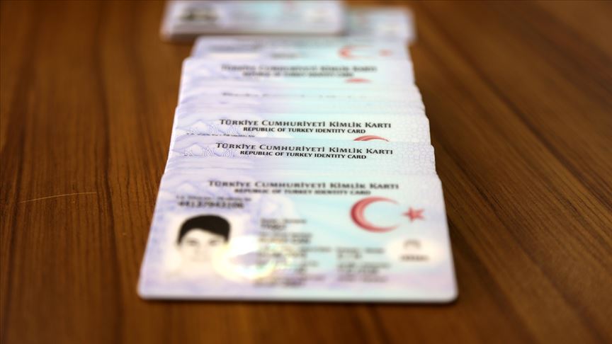 Seyahat edeceklere yeni kimlik kartı uyarısı! 1 Ekimden itibaren yurt dışına çıkacaklar dikkat!  Yeni kimlik kartı nasıl çıkarılır?