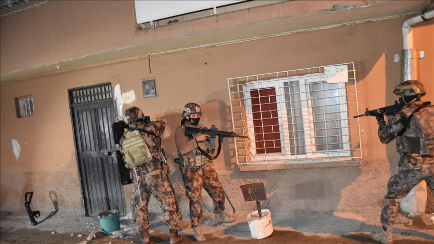 Diyarbakır merkezli 5 ilde PKK/KCK operasyonu: 12 şüpheli gözaltında
