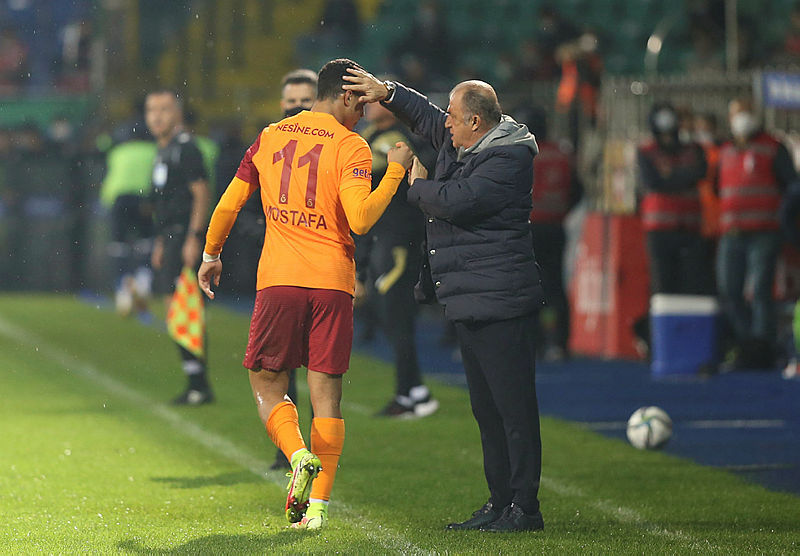 Galatasaray Teknik Direktörü Fatih Terim Rizespor maçı sonrasında konuştu Galatasaray reaksiyon gösterir ve karakter koyar Galatasaray budur