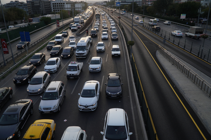 Son dakika: İstanbulda akşam saatlerinde trafik yoğunluğu yaşanıyor