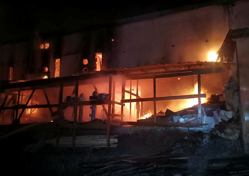 Ahşap fabrikası alev alev yandı! Kastamonuda yangın faciası