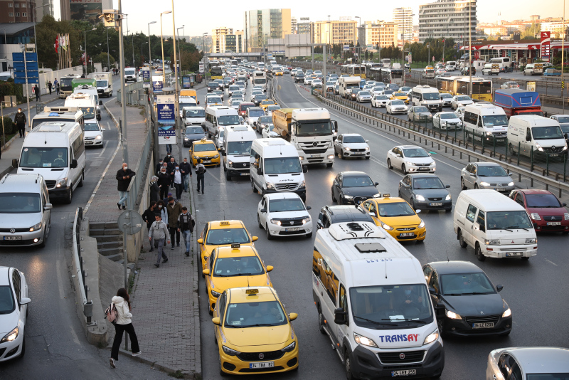 Son dakika: İstanbulluların sabah çilesi! Trafik yine kilit