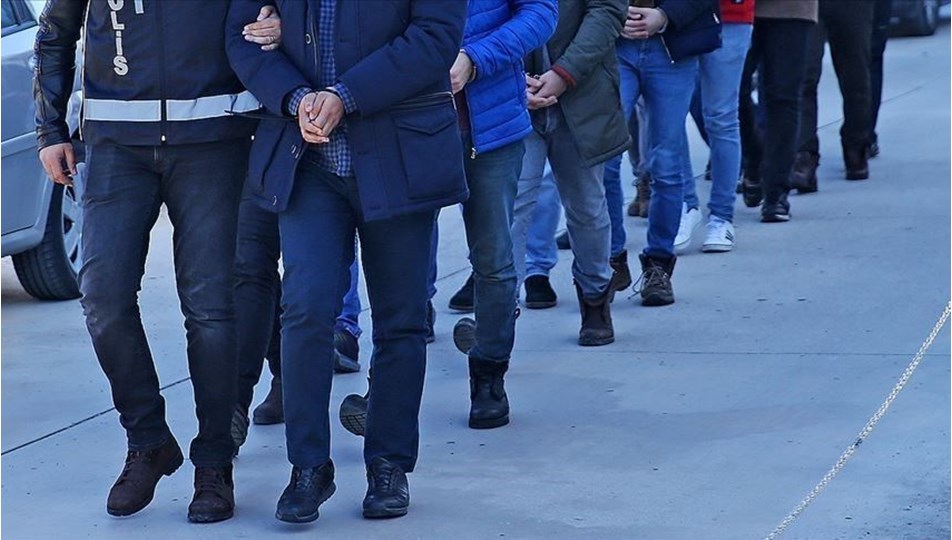 Son dakika: Ankara merkezli 27 ilde FETÖnün jandarma yapılanmasına operasyon: 56 gözaltı kararı