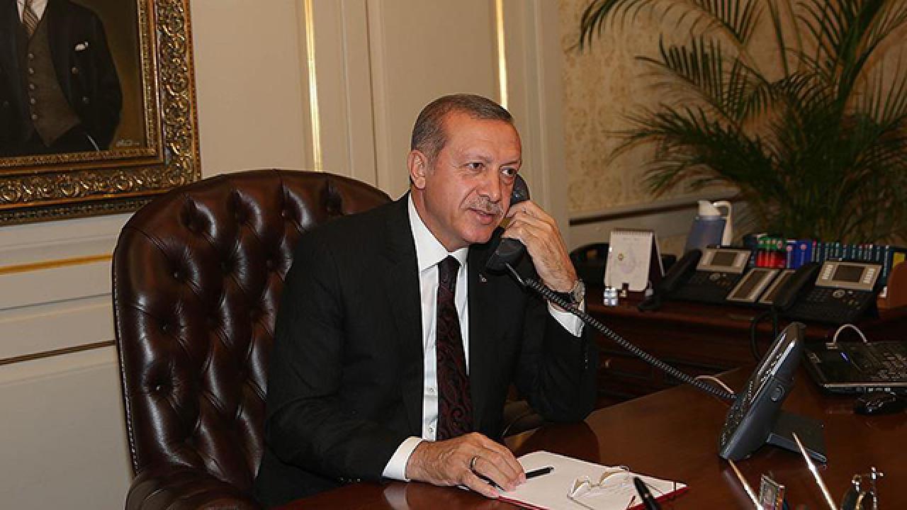 Başkan Erdoğan, telefonla Hollandadaki UDB yöneticileri ve Türk gazetecilere seslendi
