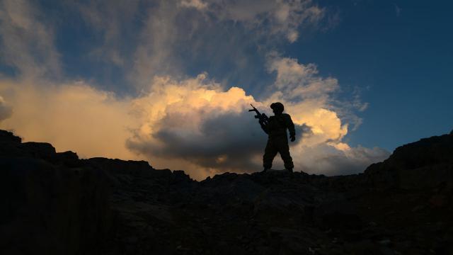 Son dakika: PKKda çözülme büyüyor! Üst düzey terörist teslim oldu