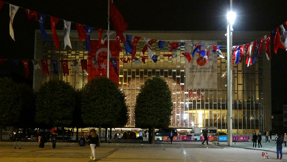 Atatürk Kültür Merkezi ışıkları yandı! Görüntüsü büyük beğeni topladı