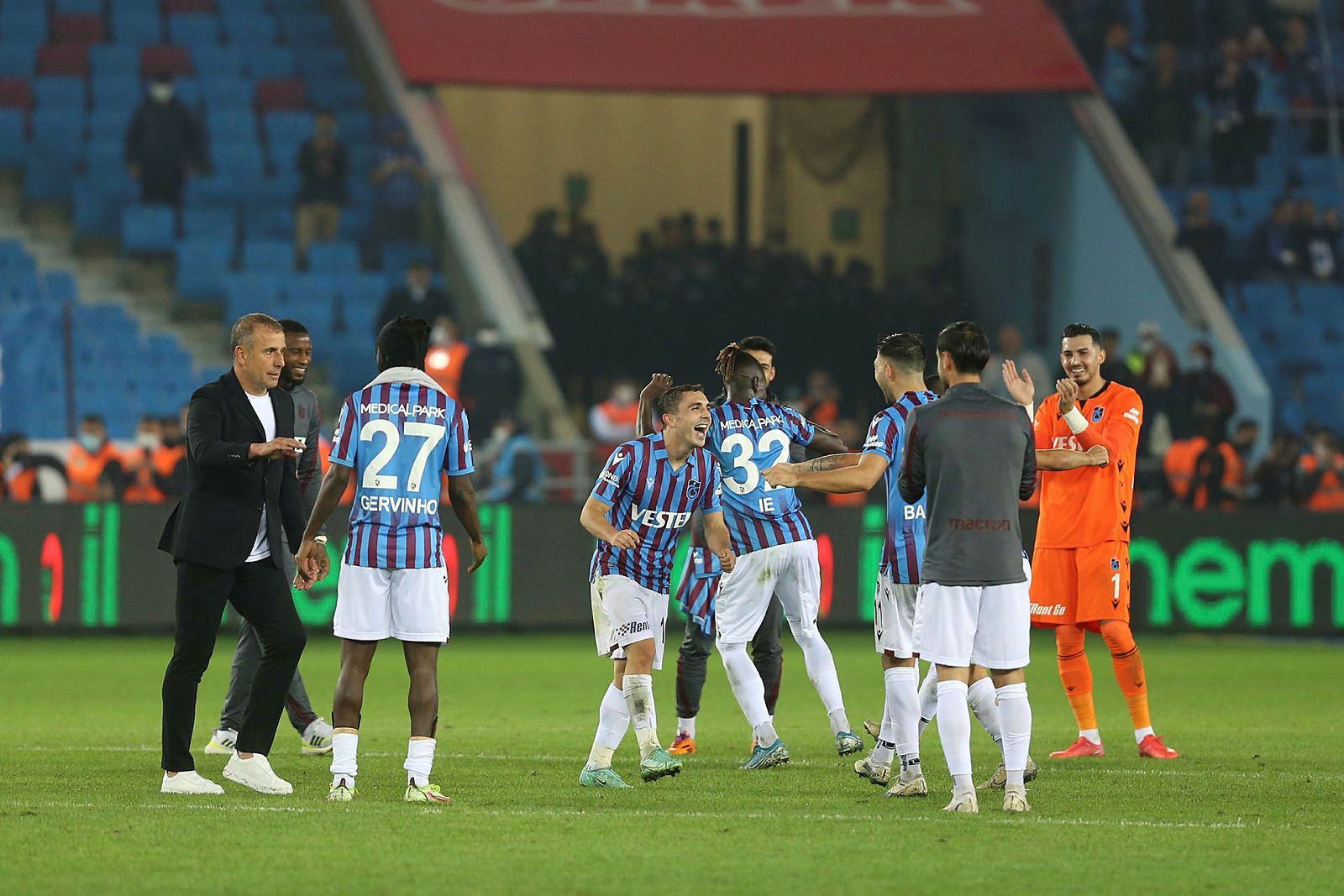 Trabzonspor teknik direktörü Abdullah Avcıdan Fenerbahçe maçı sonrası şampiyonluk sözleri! Bu maçın şehir için ne ifade ettiğini biliyorum