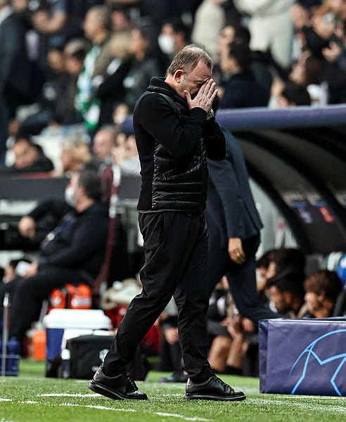 Beşiktaş Teknik Direktörü Sergen Yalçın Sporting Lizbon maçı sonrası konuştu: Maçları kaybediyoruz gerçek bu değil bu görüntü fake