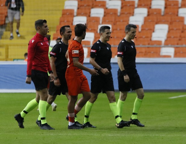 ZTKda Adanaspor Adıyaman FK maçında ikiz hakem kardeşler görev yaptı