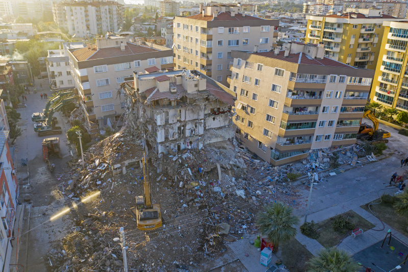 İşte İzmirdeki depremin telsiz konuşmaları! Yaşanan dehşet tüyler ürpertti