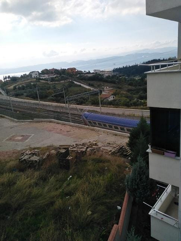 son-dakika-gebzede-tren-raylardan-cikti-1635496777999.jpg Son dakika: Gebze'de tren raylardan çıktı - 1