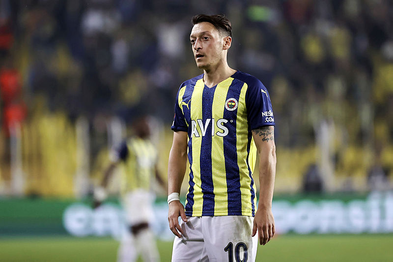 Fenerbahçede Mesut Özilden takım arkadaşlarına dikkat çeken uyarı