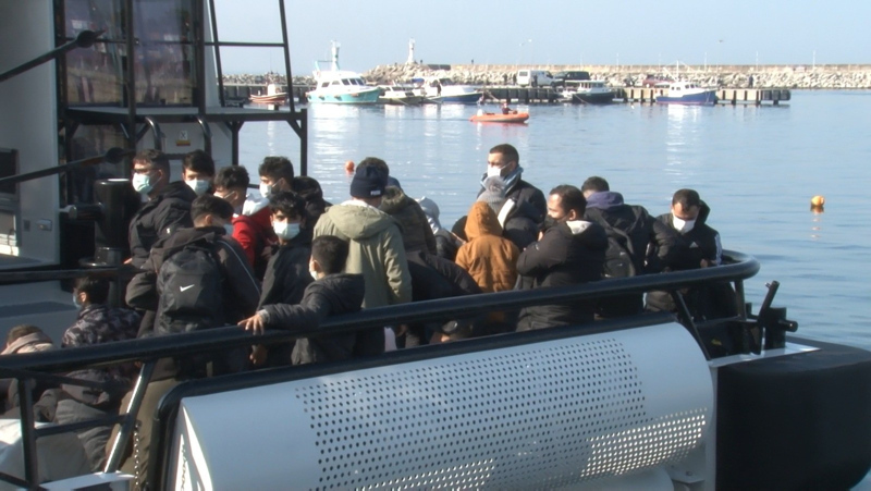 Son dakika: Şile açıklarında teknede 40 kaçak göçmen yakalandı