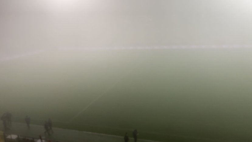 İstanbulda sis nedeniyle maç ertelendi: İstanbulspor-Nasadoge Menemenspor maçına sis engeli