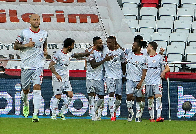 Süper Ligde kritik maç: Antalyaspor, Altayı tek golle geçti