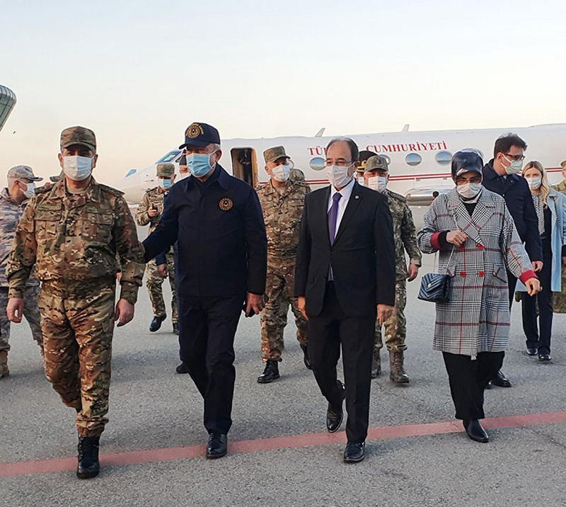 Milli Savunma Bakanı Hulusi Akar beraberindeki TSK komuta kademesi ile Azerbaycanda