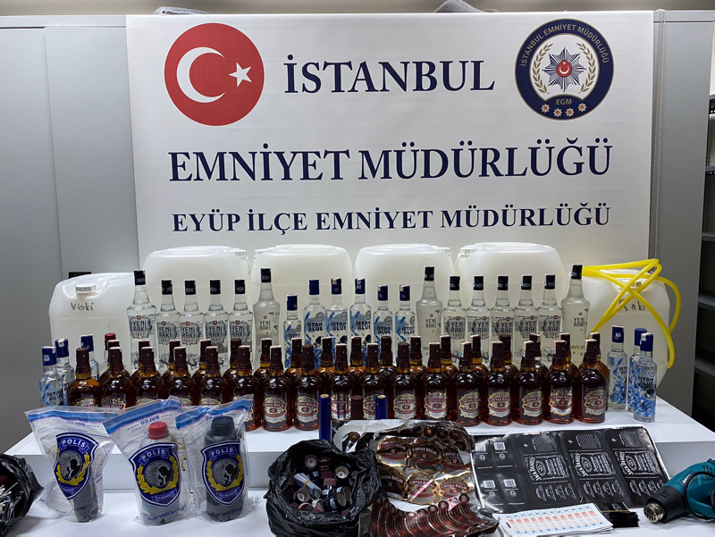 İstanbulda 68 şişe sahte alkol ele geçirildi