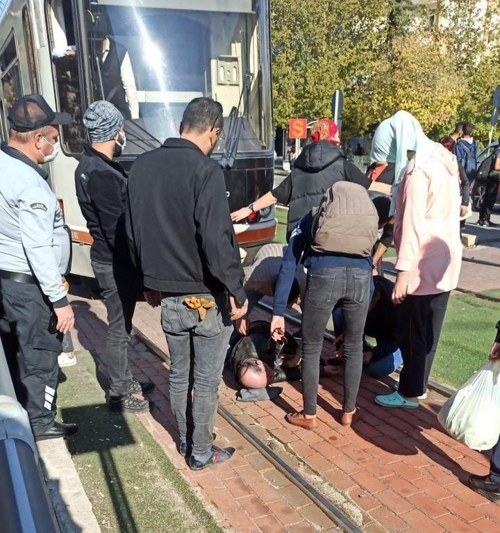 Gaziantep’te tramvayın çarptığı 76 yaşındaki adam yaşamını yitirdi