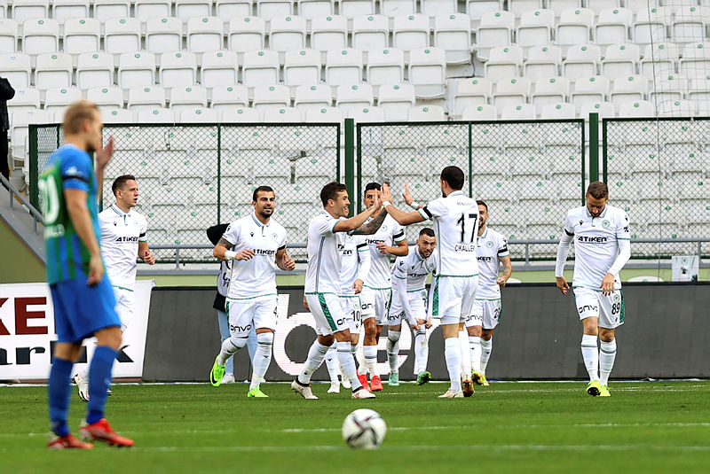 Konyaspor, Çaykur Rizesporu 3 golle devirdi