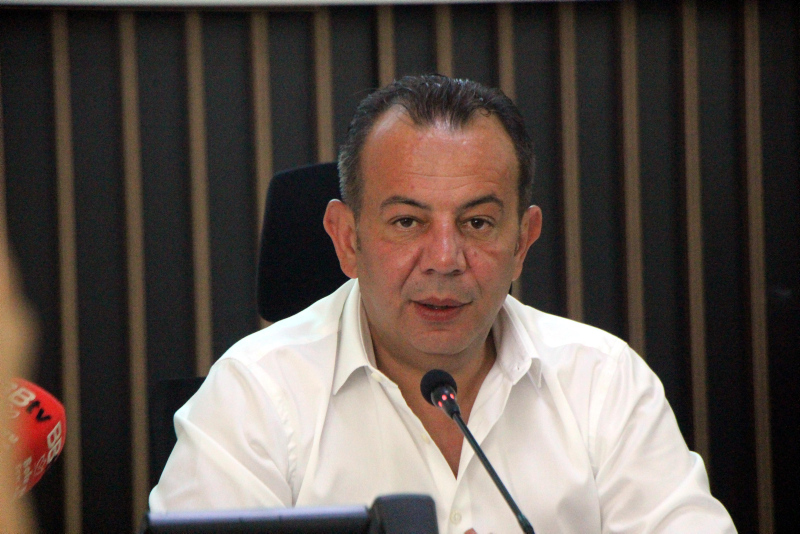 Bolu Belediye Başkanı Tanju Özcan ırkçı tarifeyi böyle savundu: Beğenmeyen Şama gitsin