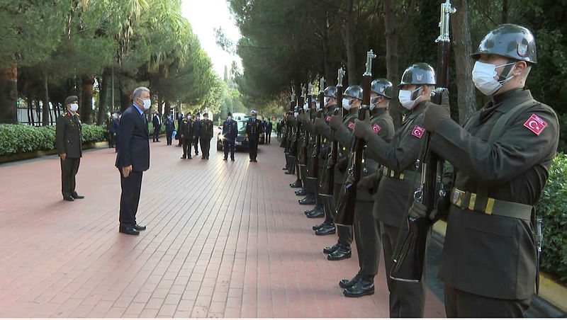 Son dakika: Milli Savunma Bakanı Hulusi Akar ve komutanlar Ege Ordusu Komutanlığında