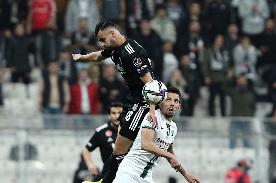 Son dakika: Beşiktaşta sakatlık şoku! Yıldız futbolcu maça devam edemedi