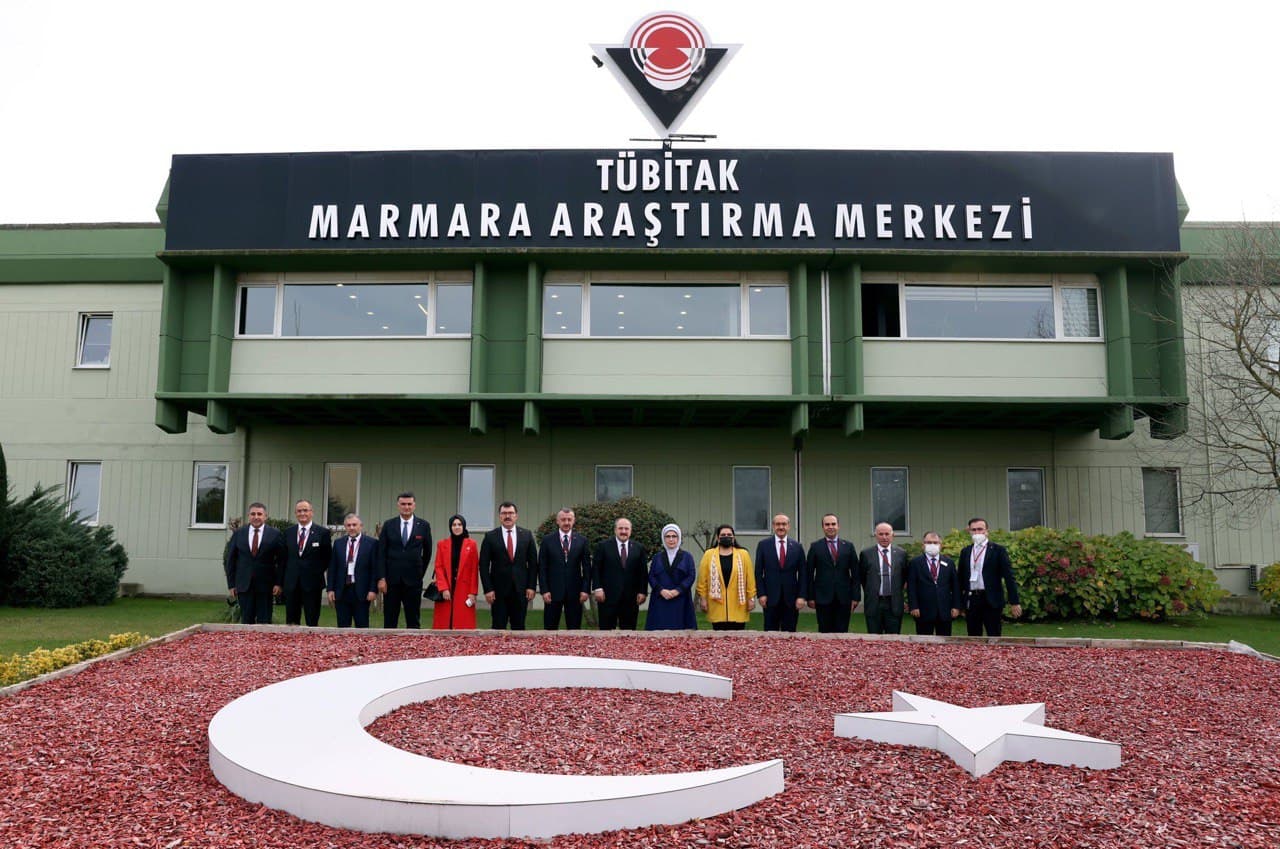 Emine Erdoğandan TÜBİTAK Marmara Araştırma Merkezine ziyaret