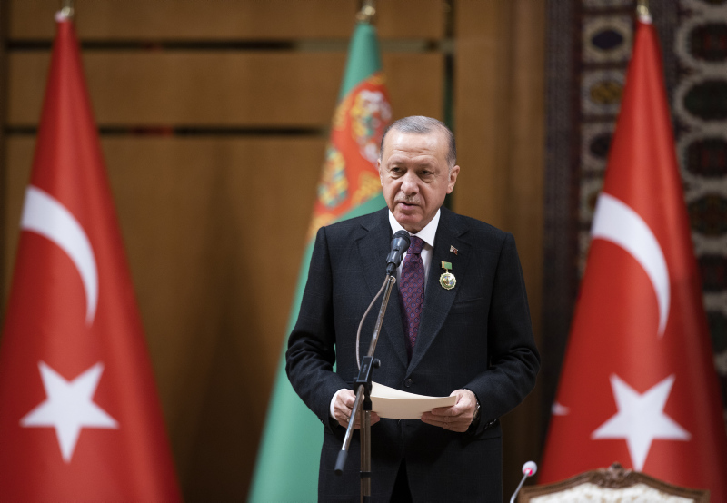 SON DAKİKA: Başkan Erdoğan yurda döndü! Dünyaya açık mesaj: Kur, faiz oyunlarına prim vermedik vermeyeceğiz