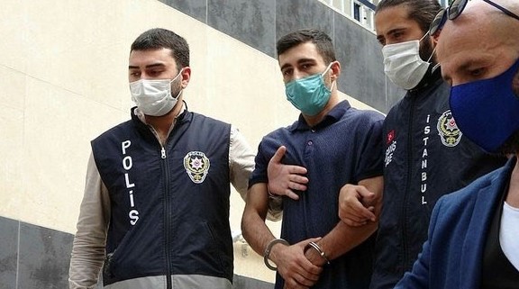 Arnavutköyde eşi ve arkadaşını öldüren zanlı mahkemede sustu