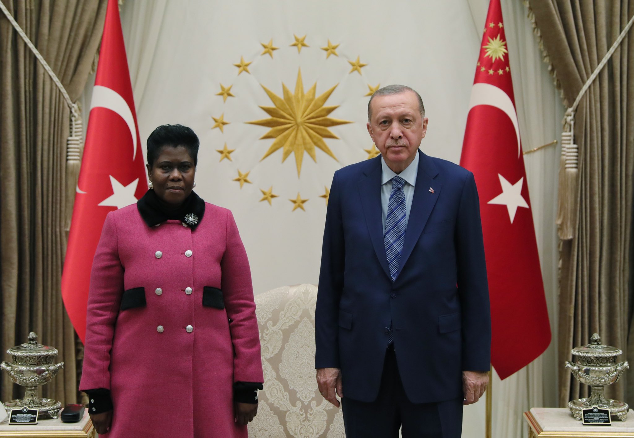 Başkan Erdoğan Güney Afrika Cumhuriyeti Cezayir ve Tanzanya Büyükelçilerini Külliyede kabul etti