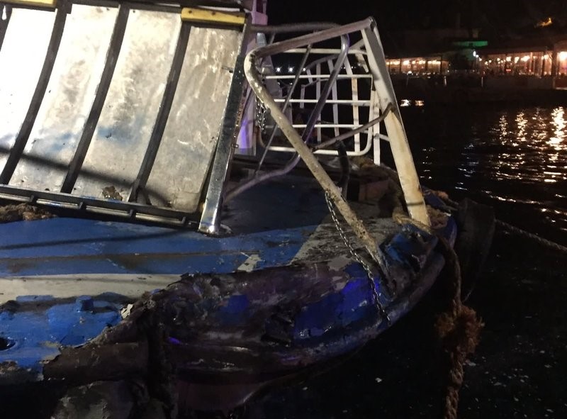 İstanbul Boğazında gemi gezi teknesine çarptı! Kıyı Emniyeti Genel Müdürlüğünden son dakika açıklaması