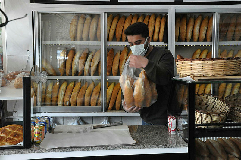 İstanbulda ekmeğe zam! Hem fiyatı arttı hem gramı düştü