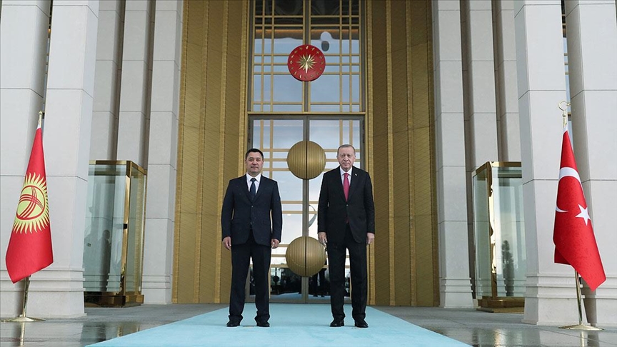 Başkan Erdoğan, Kırgızistan Cumhurbaşkanı Caparovun doğum gününü kutladı