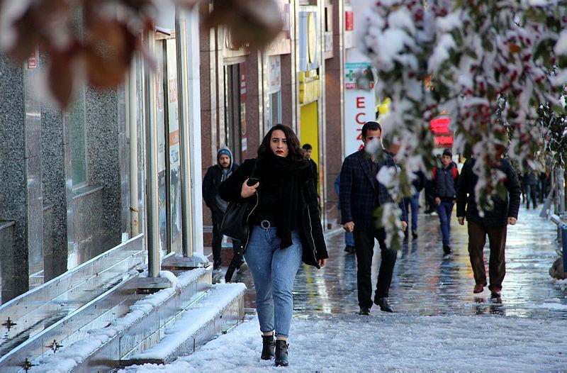 SON DAKİKA! Meteorolojiden uyarı üstüne uyarı: Kar, fırtına ve sağanak geliyor! İşte 7 Aralık Salı İstanbul, İzmir, Ankara hava durumu