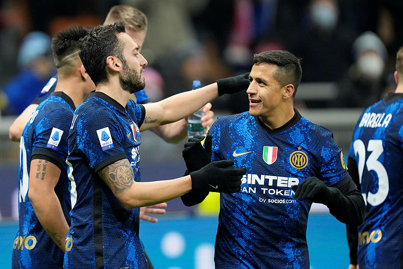 Hakan Çalhanoğlu attı Inter farklı kazandı