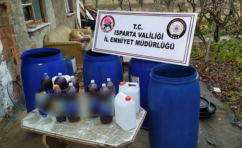 Son dakika: Ispartada sahte alkol operasyonu: 450 litre ele geçirildi