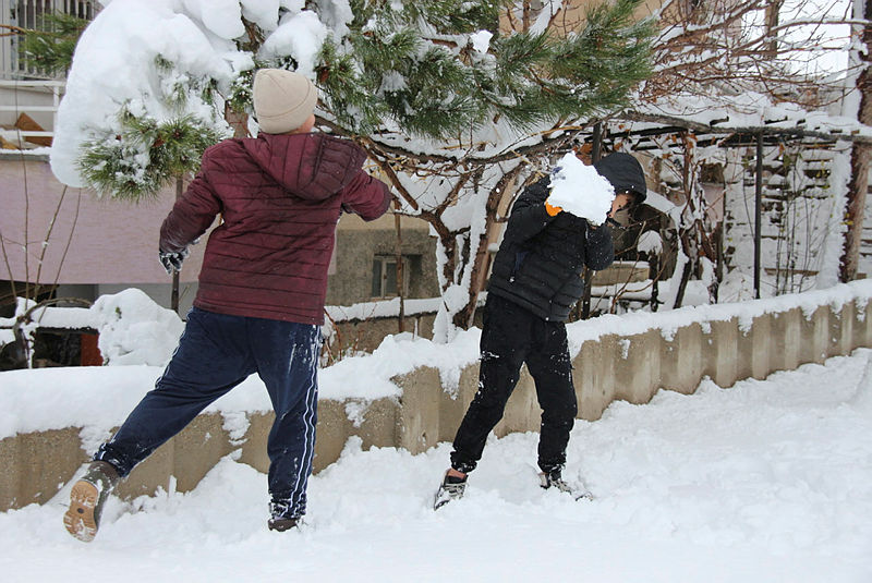 21 Aralık kar tatili olan iller hangileri? Kar tatili güncel Valilik MEB açıklamaları! Ankara, Konya, Eskişehir yarın okullar tatil mi?