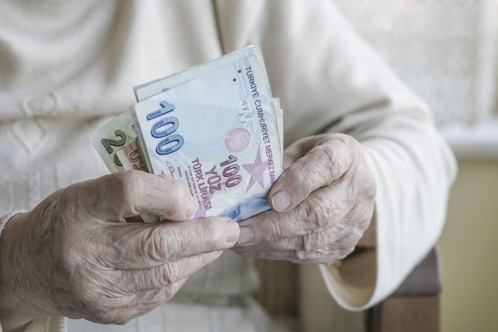 Zamlar netleşti! 2022 Ocak zammı ile emekli ve memur maaşı ne kadar olacak? SSK ve Bağ-Kur emekli maaşı zam oranı...