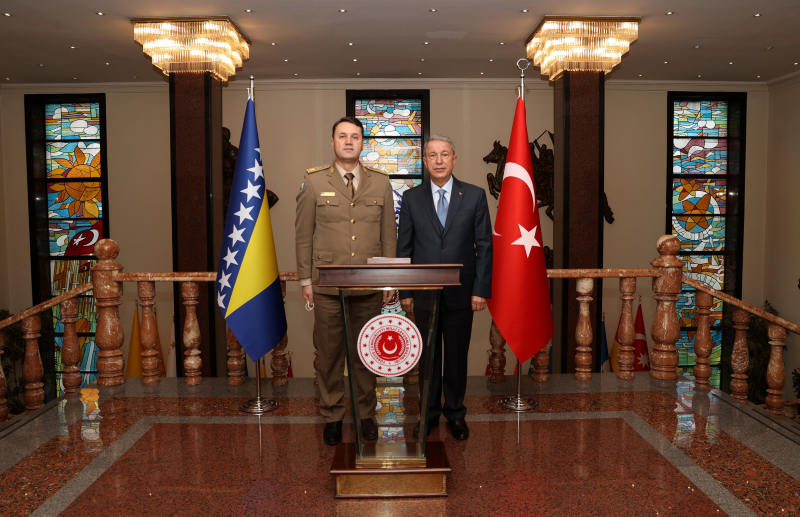 Milli Savunma Bakanı Hulusi Akar, Bosna Hersek Genelkurmay Başkanını kabul etti