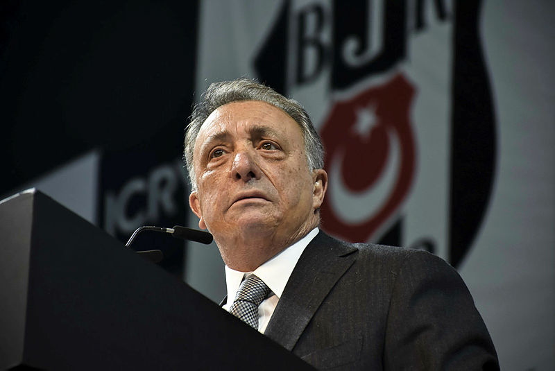 Beşiktaşta Ahmet Nur Çebi yönetimi ibra edildi