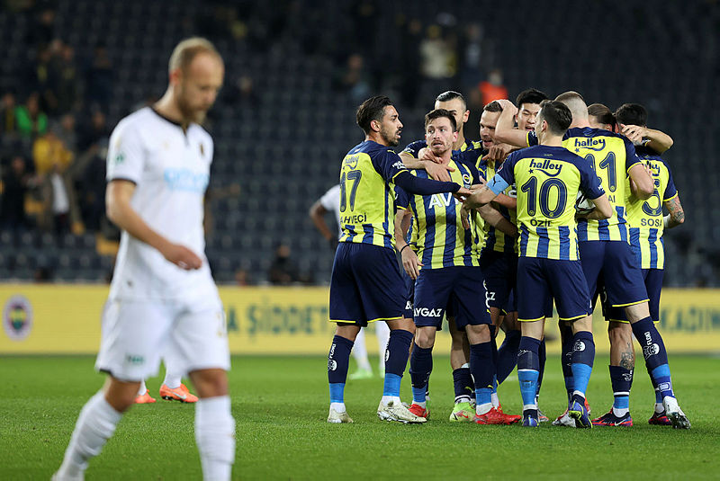 Son dakika: Fenerbahçe: 2 - Yeni Malatyaspor: 0 MAÇ SONUCU | Fenerbahçe Kadıköyde rahat kazandı