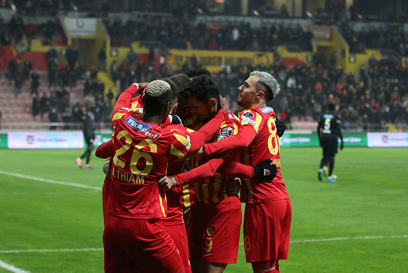 Kayserispor Sivassporu 3-0 mağlup etti! Kayserispor farklı kazandı