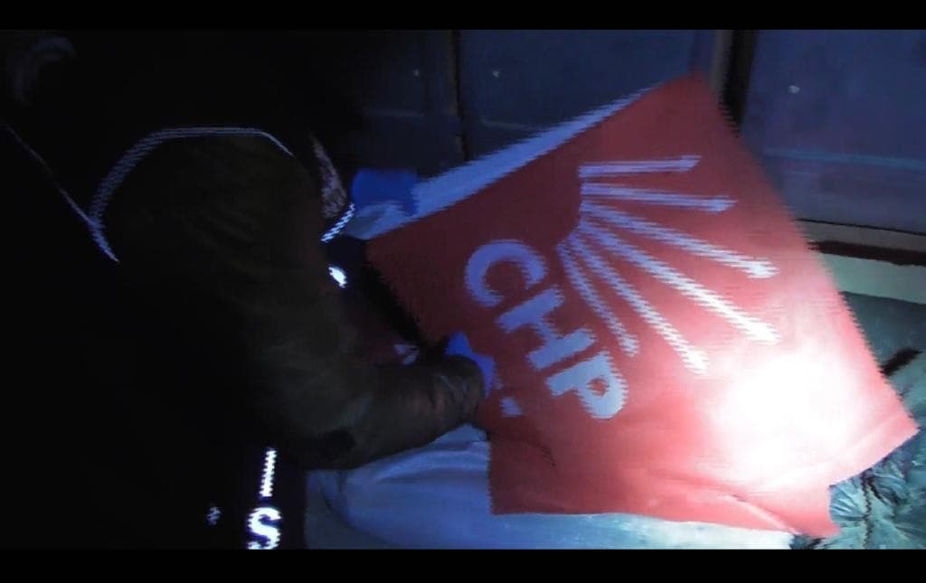 CHP’li İl Başkanı’nın oğulları zehir taciri çıktı! Parti arabasında uyuşturucu ticareti