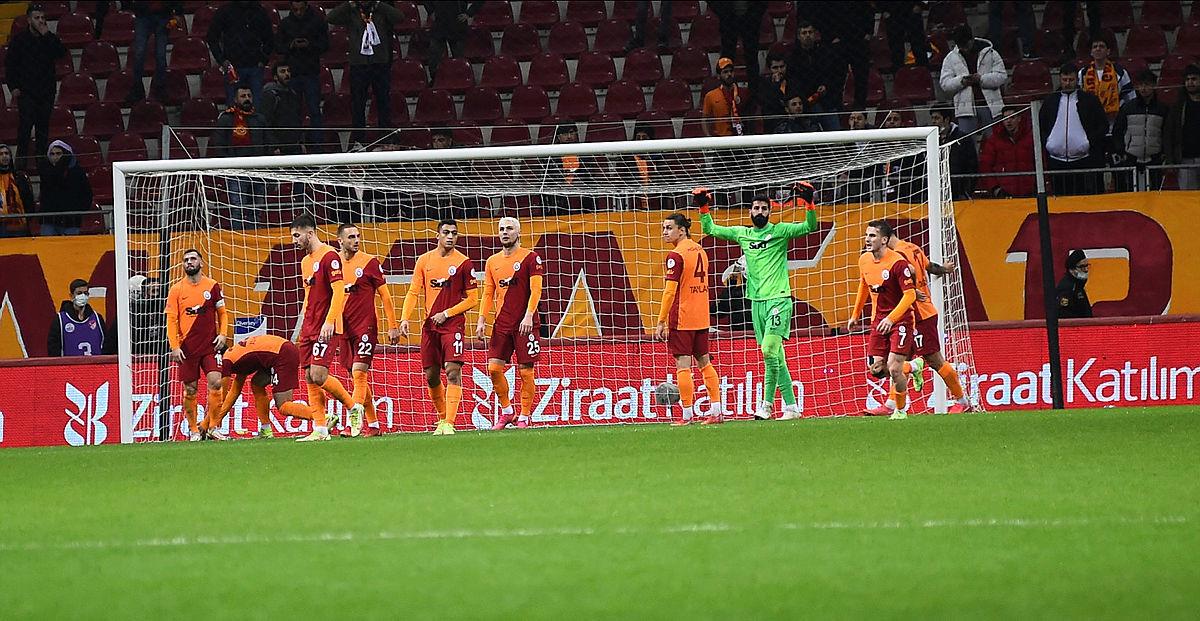 Galatasaraydan Başakşehire transfer oluyor! Yolcular belirlendi