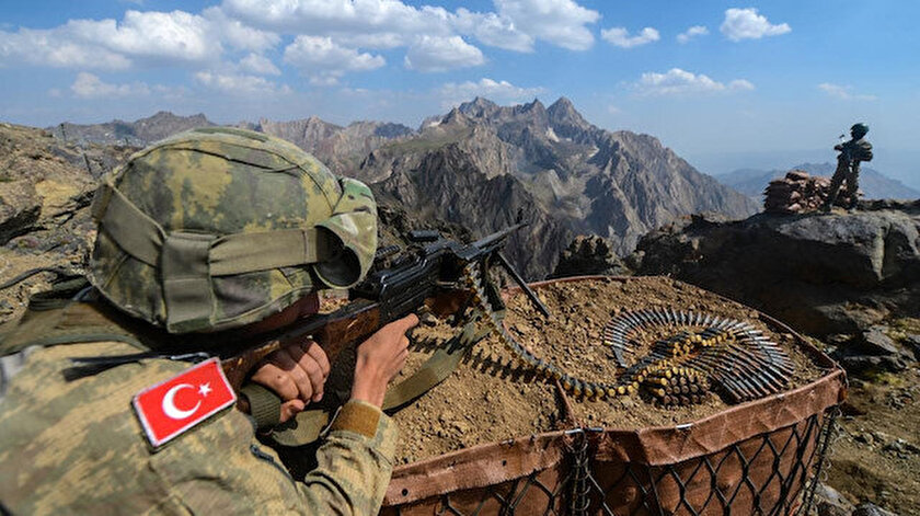 Son dakika: Şehidin kanı yerde kalmadı: 5 terörist etkisiz hale getirildi