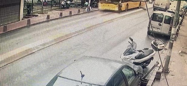Son dakika: İstanbul’da feci kaza: İETT otobüsünün çarptığı kadın ağır yaralandı! Dehşet anları kamerada