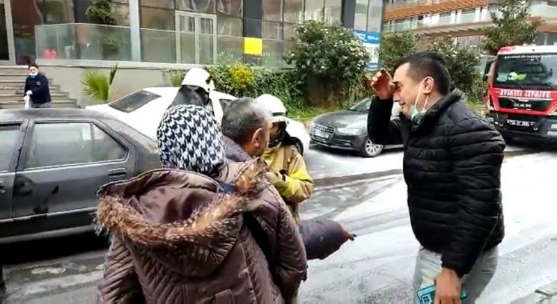 Gözyaşlarına boğuldu! Kadıköy’de aracı gözünün önünde alev alev yandı