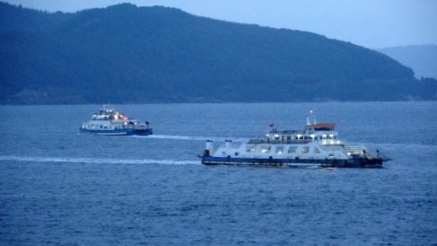 Çanakkalede feribot seferlerine olumsuz hava koşulları etkisi: Tüm seferler iptal