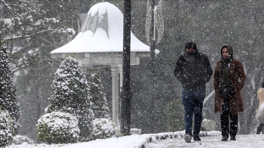 İstanbul yarın okullar tatil mi? 12 Ocak İstanbul kar tatili var mı? İstanbul Valiliği kar tatili açıklaması geldi mi?